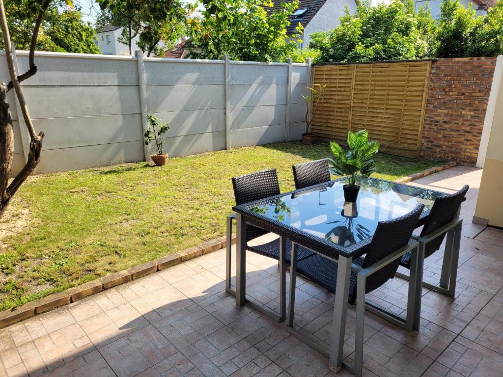 Appartement charmant studio de 30 m2 très calme avec sa grande belle terrasse et son jardin PRIVATIF 9 Rue de Lorraine 93290 Tremblay-en-France