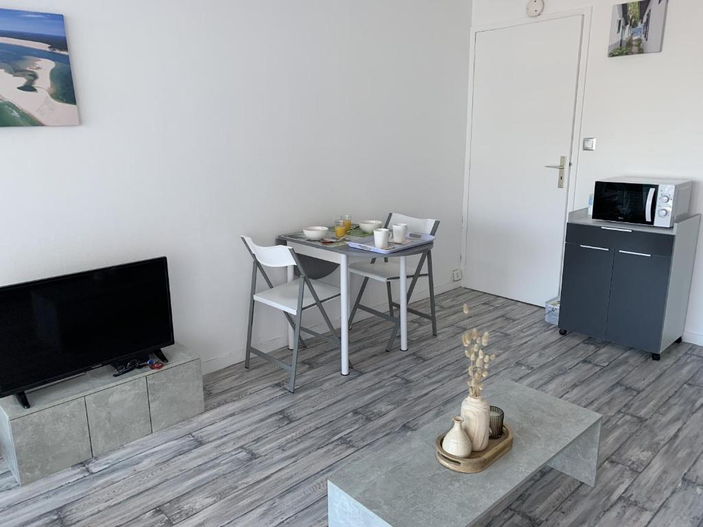 Charmant studio lumineux avec balcon centre-ville proche plage 228 Boulevard de la République, 33510 Andernos-les-Bains