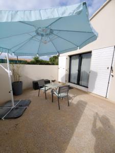 Charmant studio moderne avec extérieur \