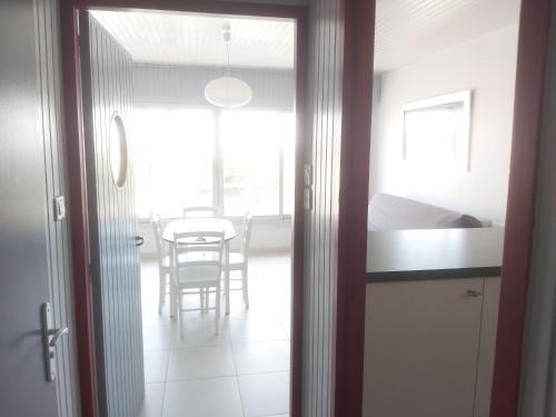 Appartement Charmant studio refait à neuf avec splendide vue Port - Saint Gilles Croix de Vie Avenue Maurice Perray 85800 Saint-Gilles-Croix-de-Vie Pays de la Loire