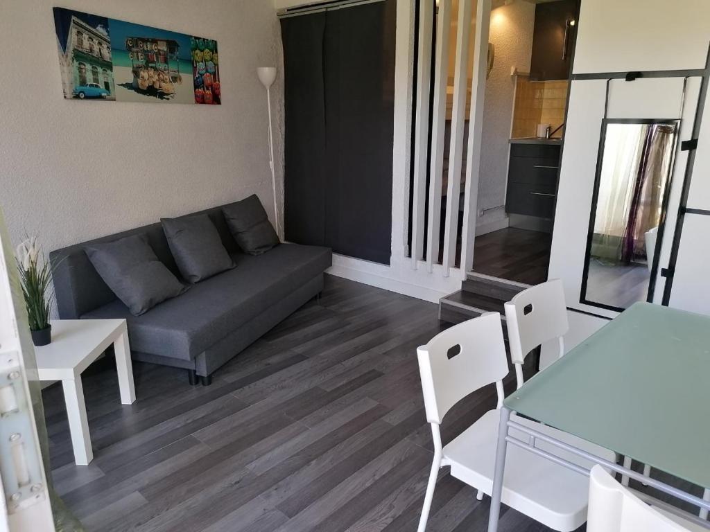 Appartement Charmant studio Residence Carnon plage-Climatisation-Parking Prive Place des Cystes 34280 Carnon-Plage