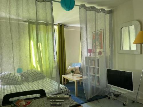 charmant studio sous les toits de Paris