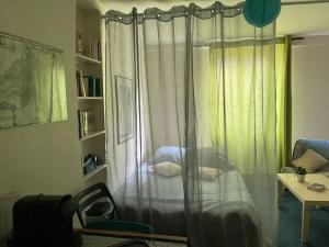 charmant studio sous les toits de Paris
