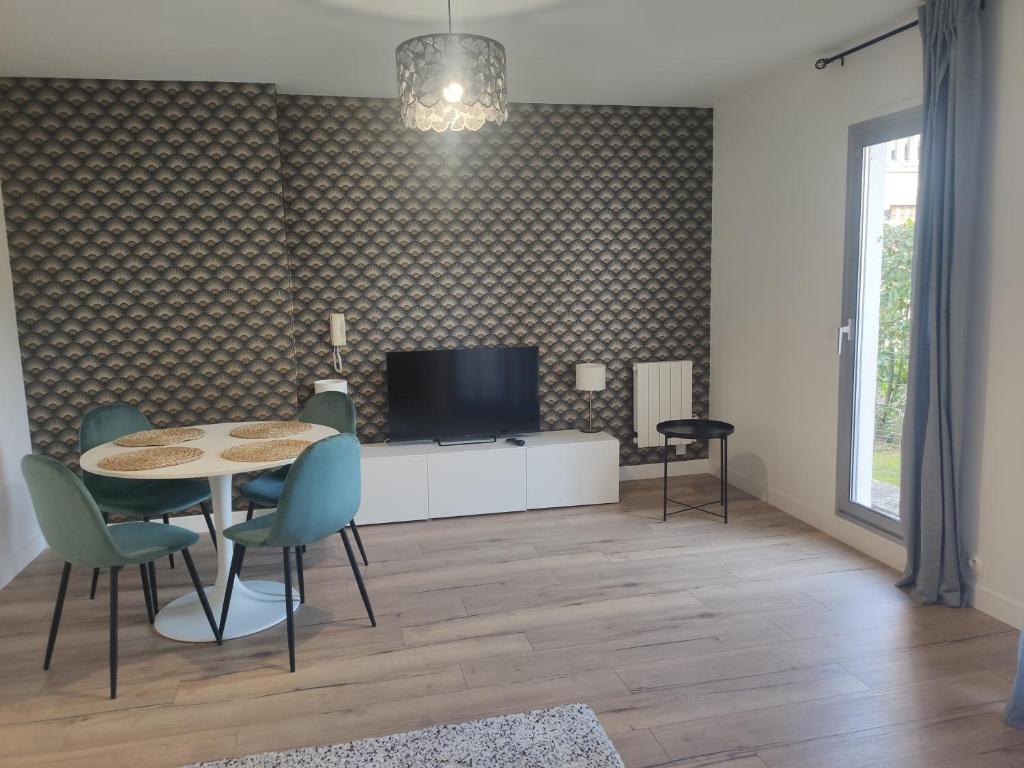 Charmant T1 rénové Rueil Malmaison 6 Impasse du Donjon, 92500 Rueil-Malmaison