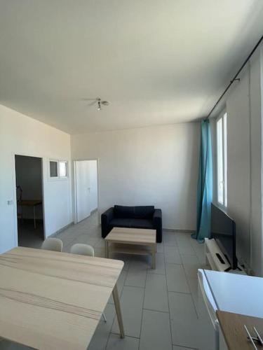 Charmant T2/3 / 2 adultes/2 enfants Pointe Rouge