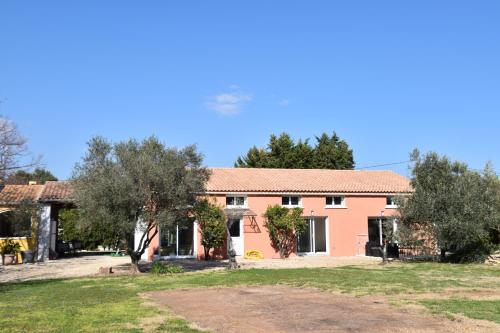 Charmant T2 avec piscine