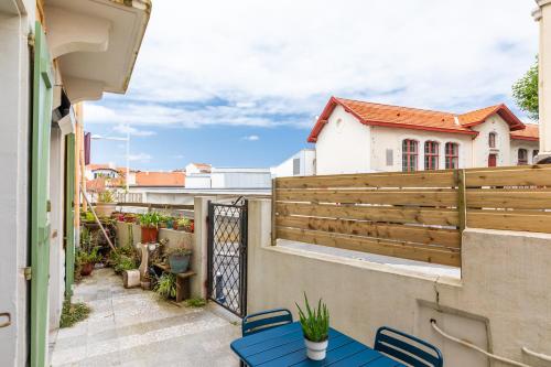 Charmant T2 avec terrasse et place de parking dans le centre ville de Biarritz