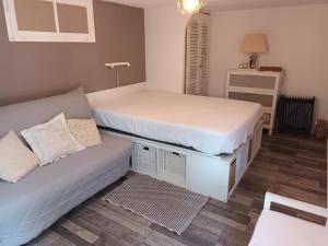 Charmant T2 Calme et nature à Puget-Ville, séjour de 2 nuits minimum, réservation au moins la veille