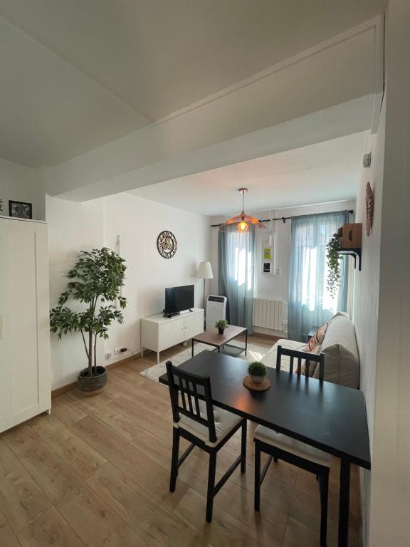 Appartement Charmant T2, Centre Historique, Place des Carmes 43 Rue Carreterie 84000 Avignon