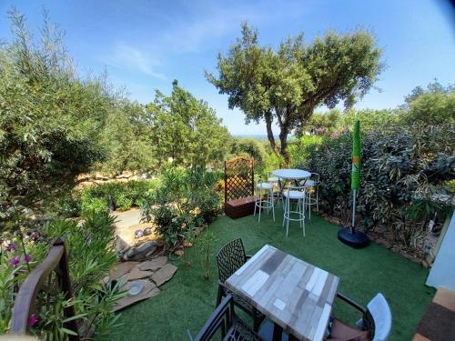 Charmant T2 de 34m2 en Résidence de standing à Grimaud - Piscines - Jardinet - Plein coeur du Golfe de St Tropez- Pleine nature