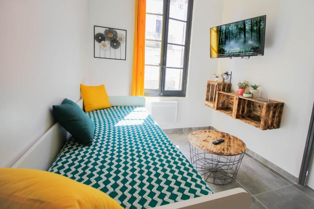 Charmant T2 en COEUR de VILLE - 2 lits + lit bébé - Wifi - Imprimante 30 Rue de Verdun, 11000 Carcassonne