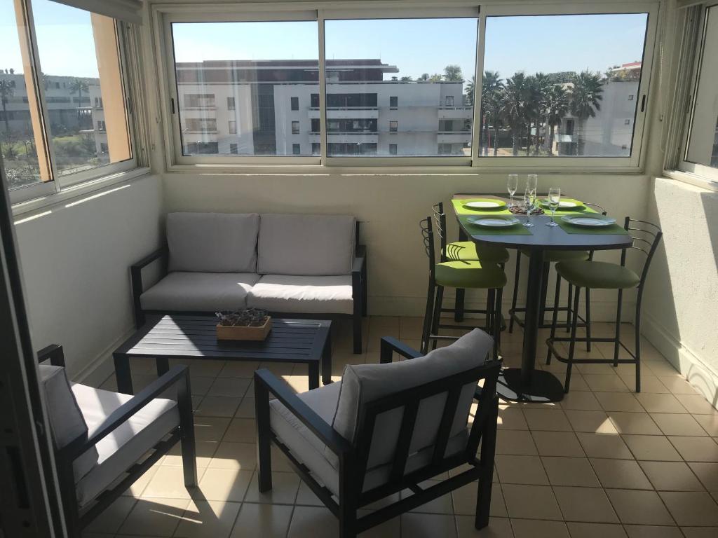 Appartement Charmant T2 Les Plages Dorées vue mer + parking Résidence les Plages Dorées BAT B Apt 69 2 Avenue Jean Monnet 34200 Sète