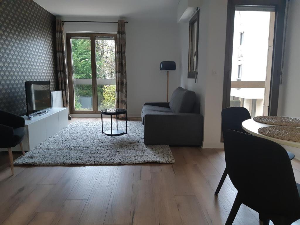 Appartement Charmant T2 rénové Neuilly-sur-Seine 8 Rue Delabordère 92200 Neuilly-sur-Seine