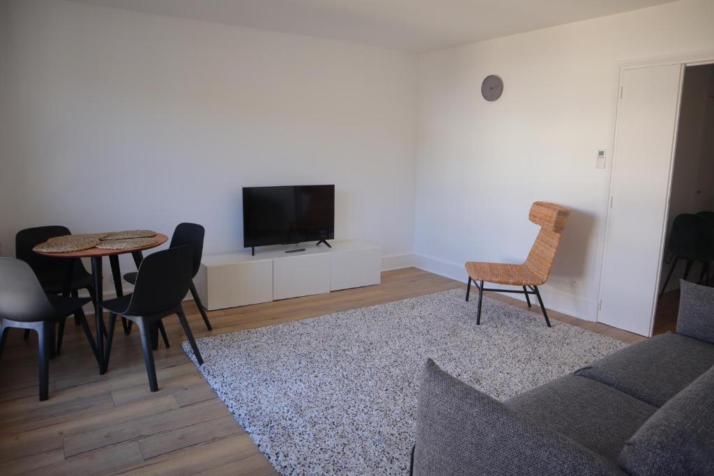 Appartement Charmant T2 rénové Versailles 8 Avenue du Général de Gaulle 78000 Versailles