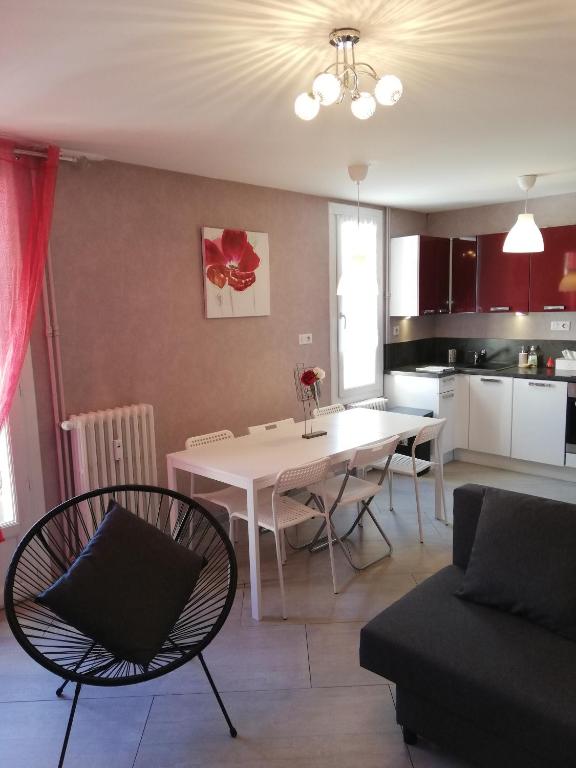 Appartement Charmant T3 Gap Sud 3 Place de Fontreyne 05000 Gap