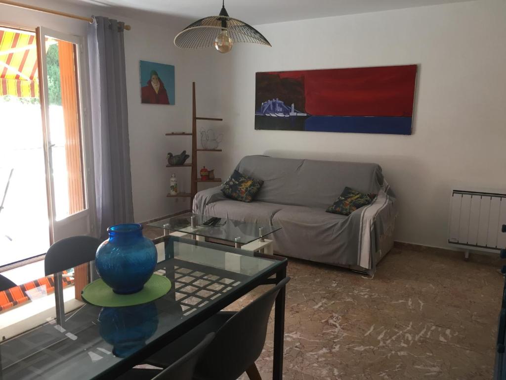 Appartement Charmant T3 Sanary sur mer 280 Chemin du Rosaire 83110 Sanary-sur-Mer