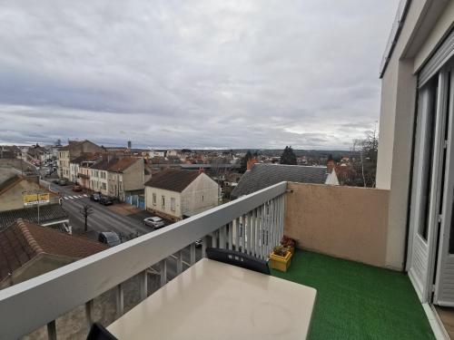 Appartement, charmant type F1 37m2 vue dégagée, Commentry france