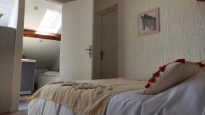 Appartement Charmante Maison Cosy à Villabé-Hyper Centre-Gare-WIFI 4 Place Roland Vincent 91100 Villabé Île-de-France