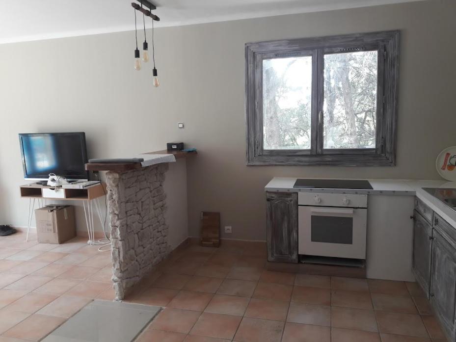 Appartement Charmante maison proche Aix en pce - Spa Impasse de Peyre Plantade 13122 Ventabren