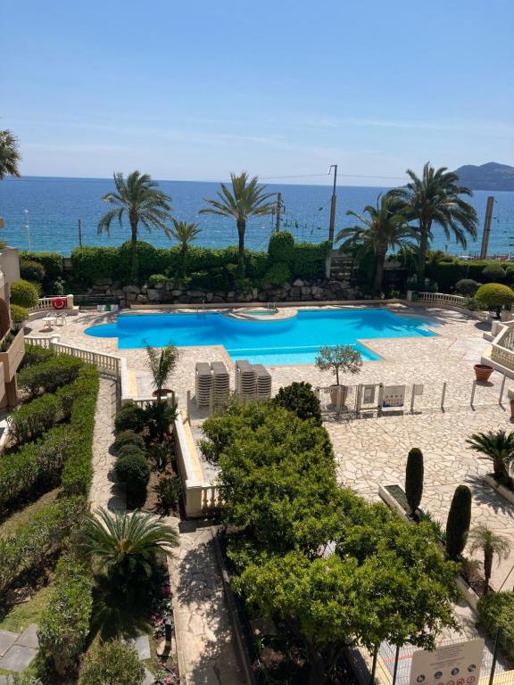 Appartement Charmante résidence avec 2 piscines 6 Rue de la Verrerie 06150 Cannes