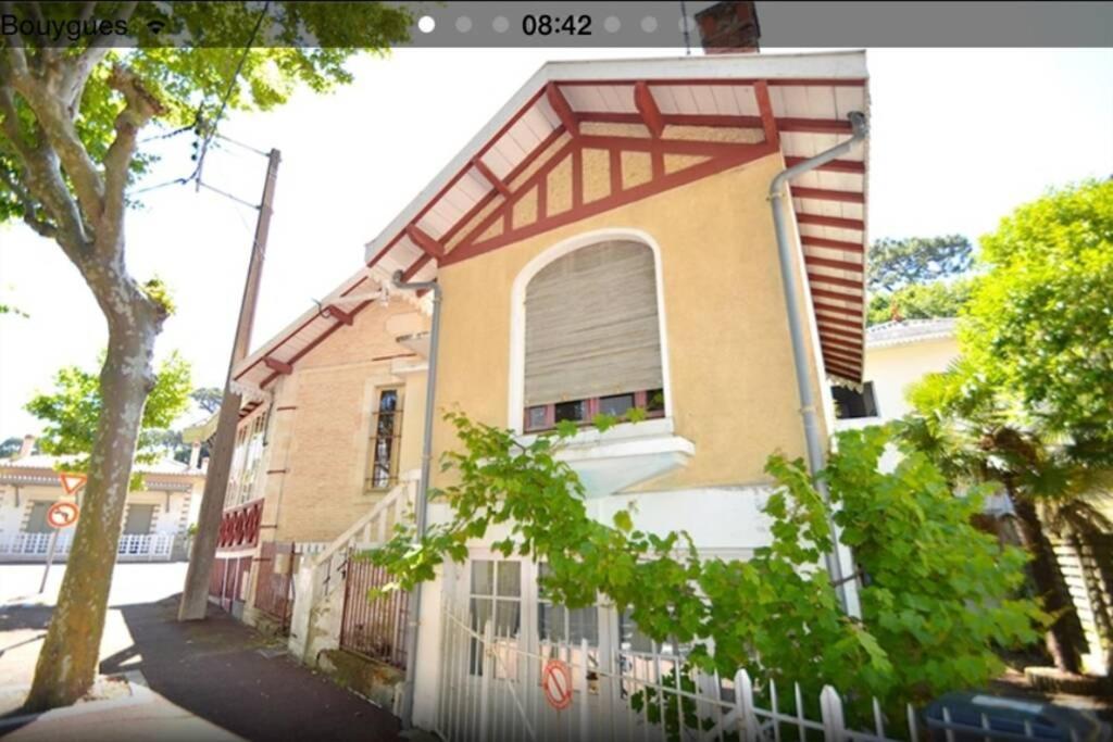 Charme assuré pour ce logement idéalement situé 2bis Avenue Saint Arnaud, 33120 Arcachon
