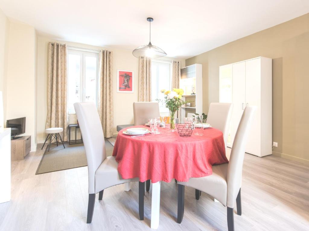 Appartement Charme au cœur d'avignon 28 Rue des Fourbisseurs 84000 Avignon