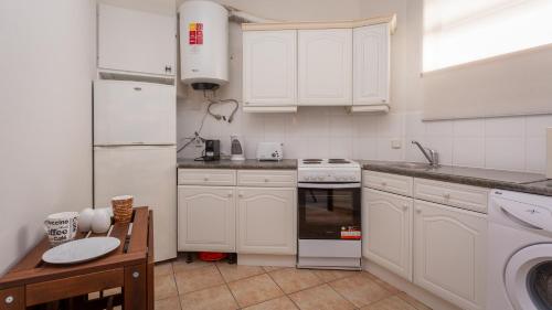 Charming 1 Bedroom Apartment in Portimão by LovelyStay