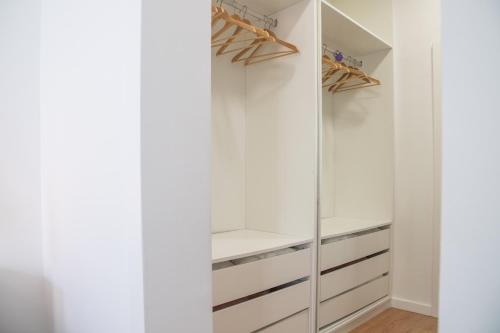 Charming 1 Bedroom Apartment w/ Terrace Near Belém