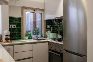 Charming 1 Bedroom Apartment w/ Terrace Near Belém