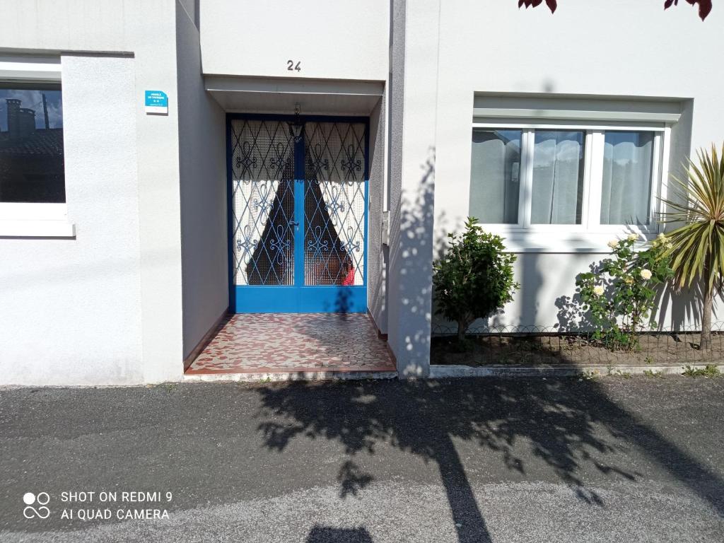 Charming 100m with balcony near the beach 33120 Arcachon