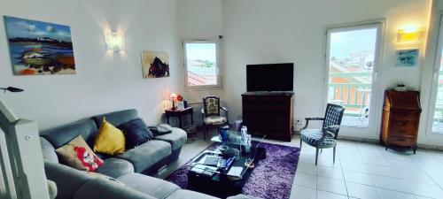 Charming 100m with balcony near the beach