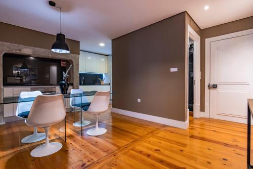 Charming 1BDR Apartment in City Center by LovelyStay