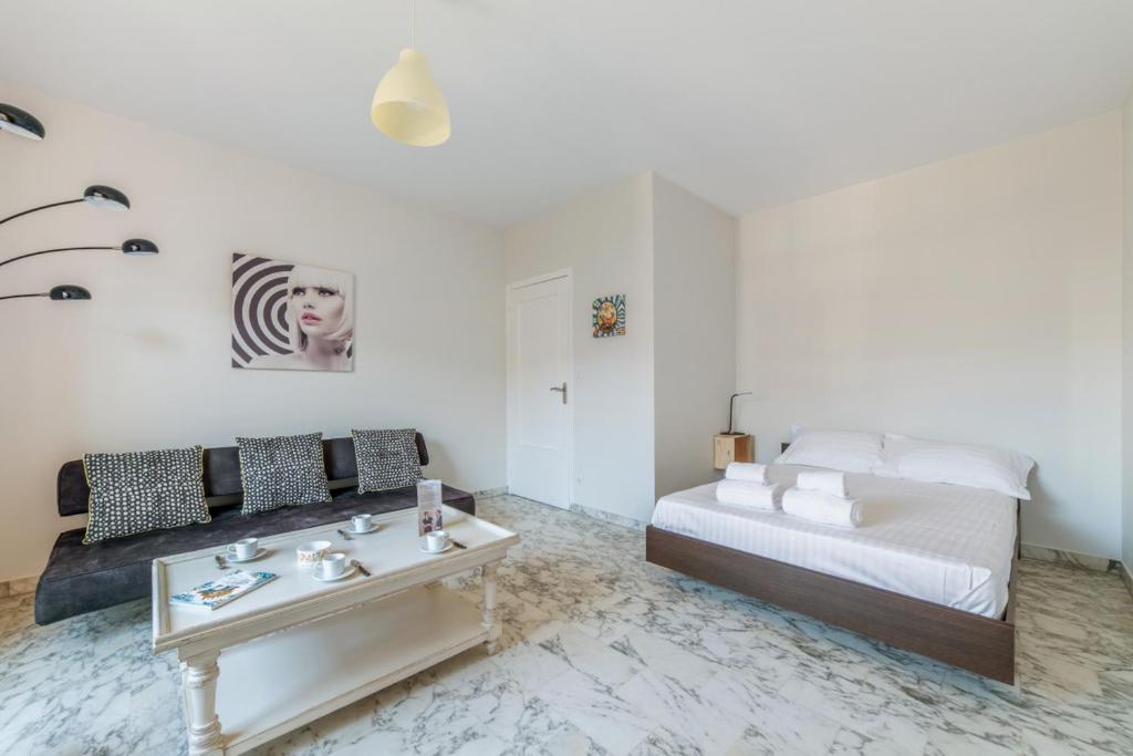 Charming 1br on the Saône riverbank Lyon 14 quai Jayr, 69009 Lyon