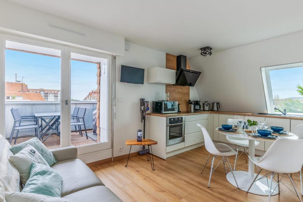 Appartement Charming 1br with terrace and parking 3 min to Cabourg's beach - Welkeys 1 rue de la Périgourdine 14390 Cabourg