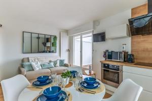 Charming 1br with terrace and parking 3 min to Cabourg's beach - Welkeys