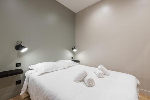 Charming 2 Bdr Old Town
