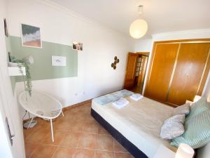 Charming 2 bedroom - 10min walk to beach