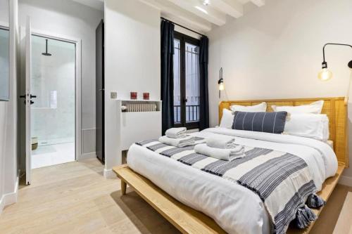 Charming 2 Bedroom Apartment in Paris