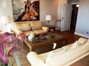 Charming 2 bedroom apt in Central Cannes walking distance to beaches Croisette and the Palais 678