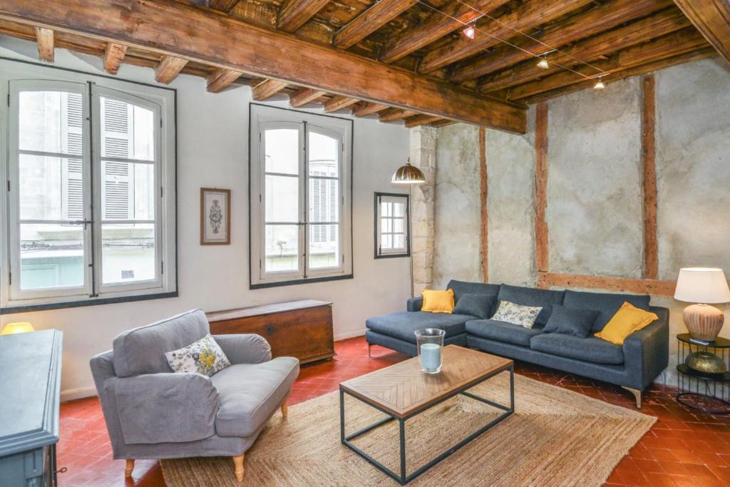 Charming 2br with AC a stone's throw from Les Halles d'Avignon Welkeys 24 Rue de la Bonneterie, 84000 Avignon