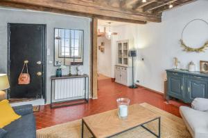 Charming 2br with AC a stone's throw from Les Halles d'Avignon Welkeys