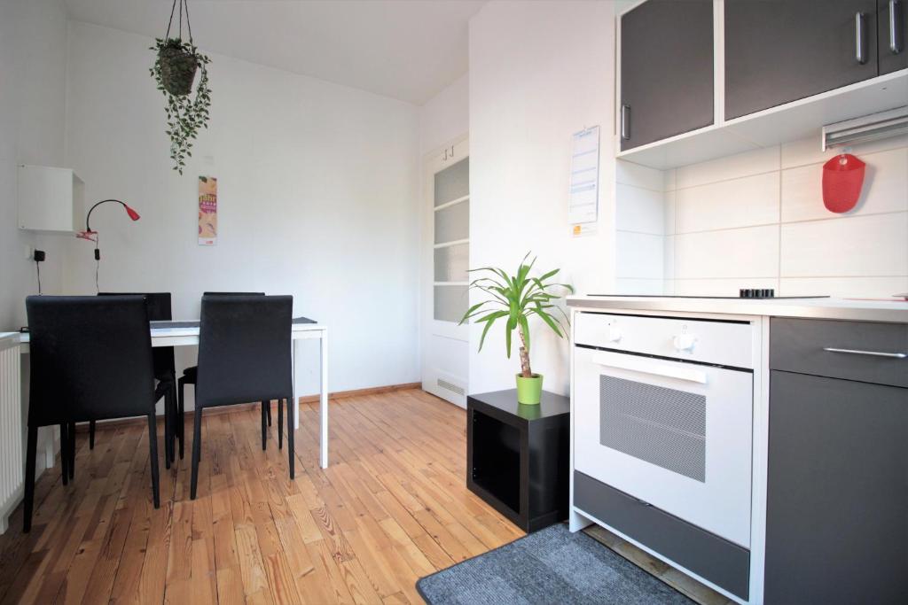 Charming 3-Bedroom Apartment with parking lot 3 Antonie-Werr-Straße, 97082 Wurtzbourg