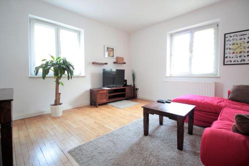 Charming 3-Bedroom Apartment with parking lot