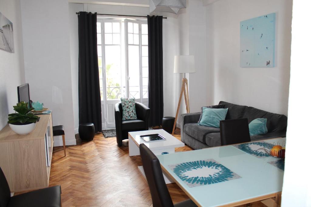 Appartement Charming 3 rooms Apartment in the heart of Juan Avenue Amirale Courbet 06160 Juan-les-Pins