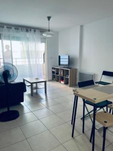 Charming 50m With Terrace Near The Port