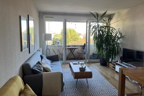 Charming 60m with balcony in Bordeaux