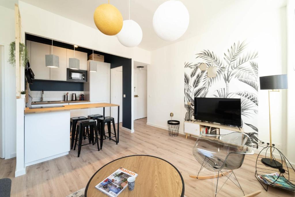 Appartement Charming And Design Apt In The Centre Of Marseille 57 rue de la Loubiere 13005 Marseille