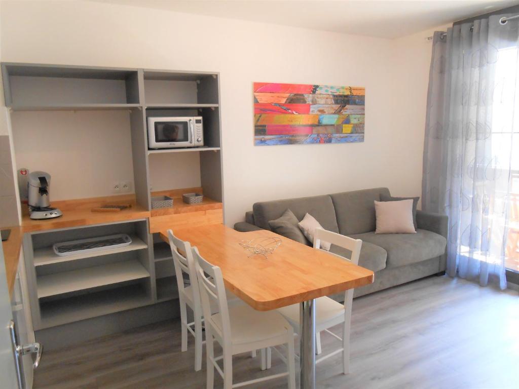 Charming and large duplex flat with beautiful terrace in Avignon 84000 Avignon
