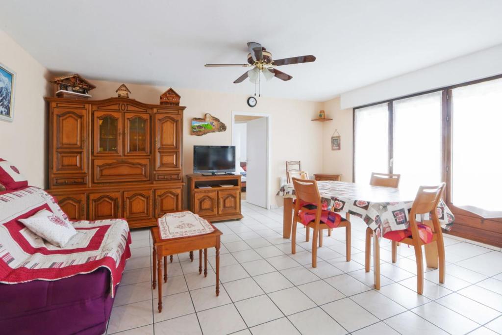 Appartement Charming and large flat with balcony 3 min to Sallanches station - Welkeys 480 avenue de Saint-Martin 74700 Sallanches