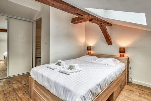 Charming and luxury flat in St-Cyprien district in Toulouse - Welkeys